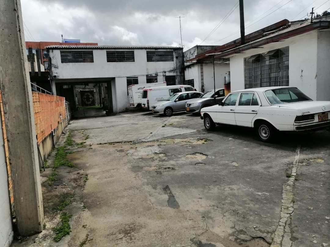 Lote urbano en Bogotá D.C. (foto 1 de 10)